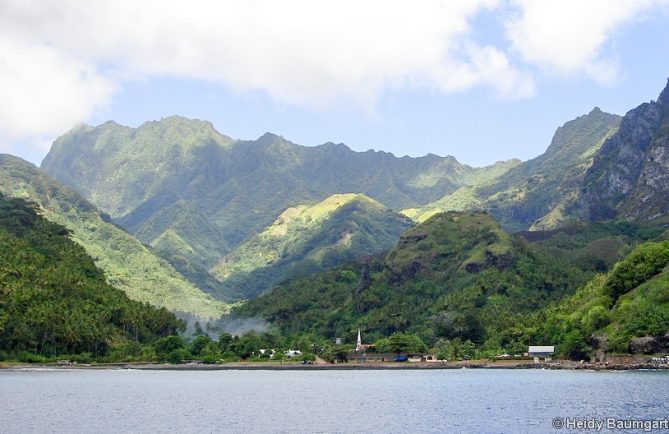 Baie de Omoa à Fautu Hiva. Photo Heidy Baumgartner Lesage