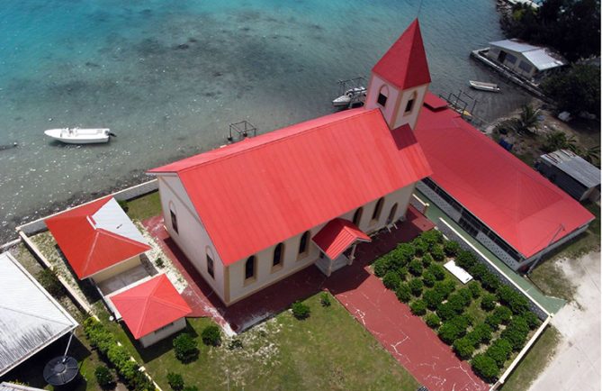 Temple de Maupiti. Photo Pierre Lesage