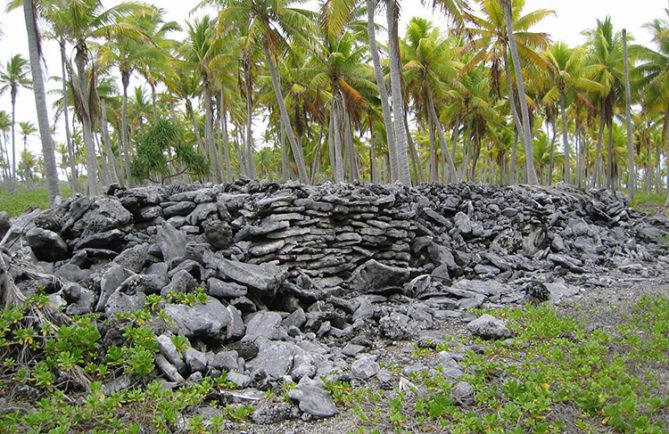 Marae Haeragi de Pukarua. Photo Eric Vuillermoz