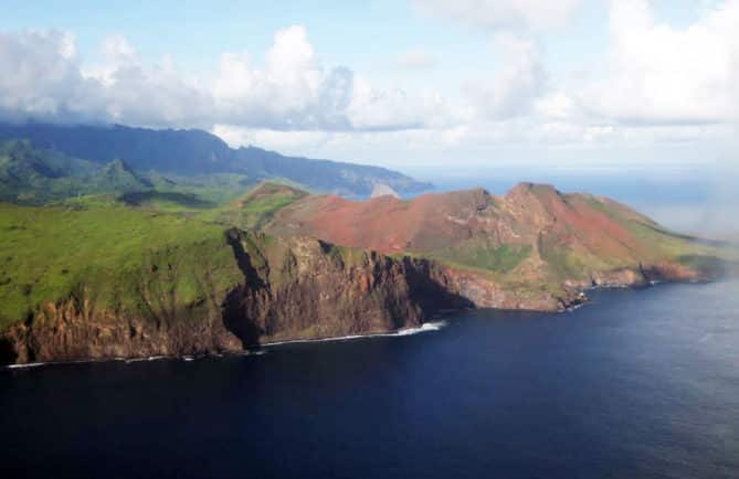 Cote Sud Ouest de l'île de Ua huka. Photo Vuillermoz