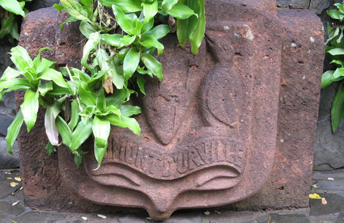 Monument d'Etienne Marchand, mairie de Ua Huka