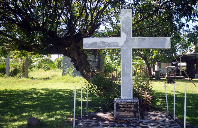 Croix des espagnols à Tautira ©Tahiti Heritage