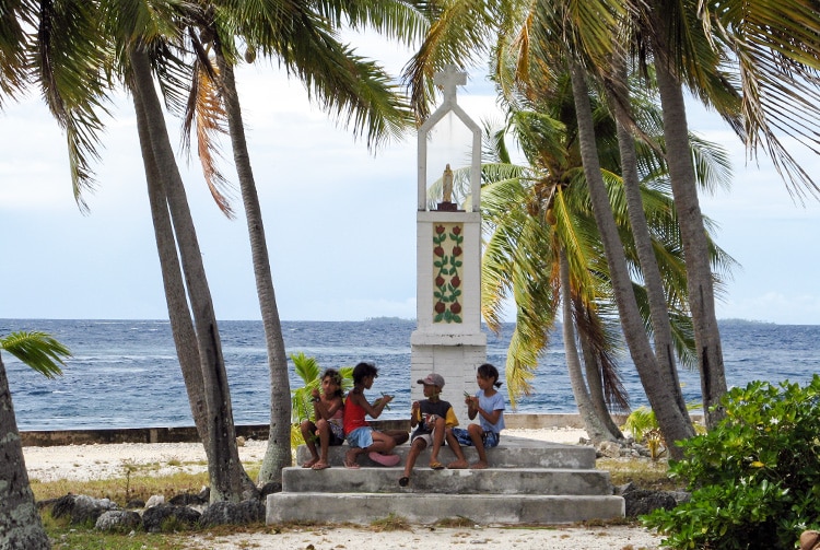 Monument de la vierge à Hititake, Amanu