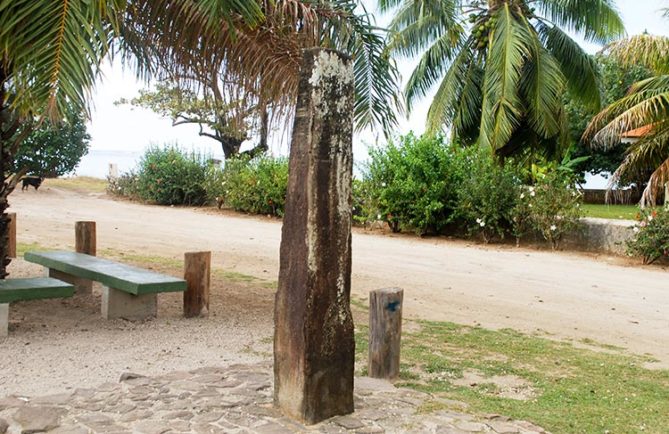 Pierre à prières Tura'a-ma-rafea du marae Taputapuatea de Papetoai