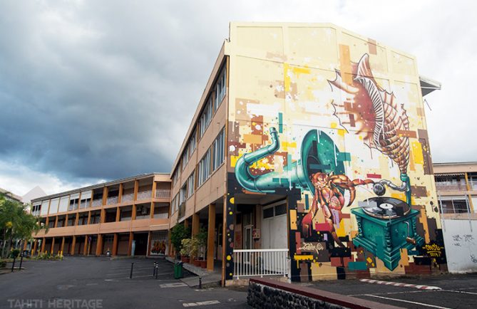 Street Art, le gramophone d'Anne-Marie Javouhey. Photo Tahiti Heritage 2014