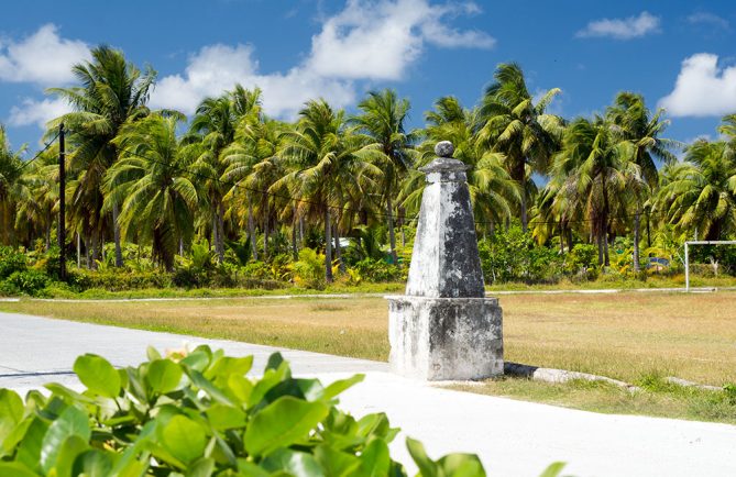 Monument à la gloire de Jeanne d'Arc à Avatoru, Rangiroa