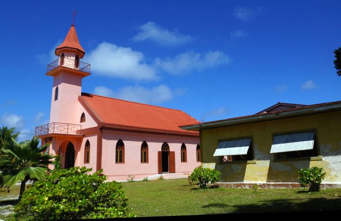 Eglise saint-Louis-Gonzague, Takapoto