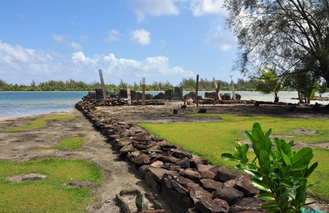 Marae Rauhuru de Maeva, Huahine. Photo T@lySong