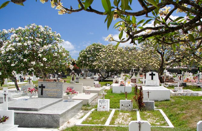 Cimetière de Arue, Tahiti. © Tahiti Heritage