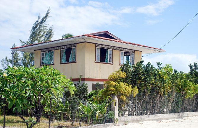 Maison Estall du village de Taena à Fangatau