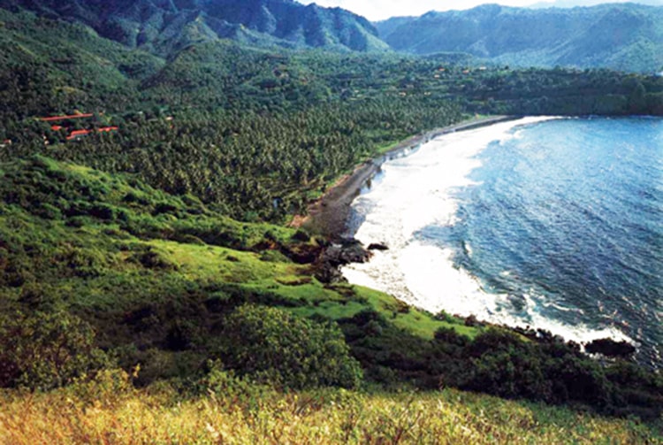 Baie de Atuona, à Hiva Oa en 1976