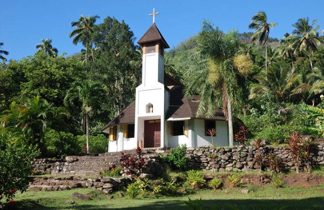 Eglise de Hanaipa, à Hiva Oa. Photo denisepierre