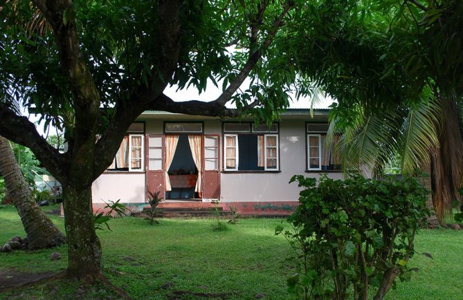 Maison rose de Tautira, à Tahiti © Tahiti Heritage