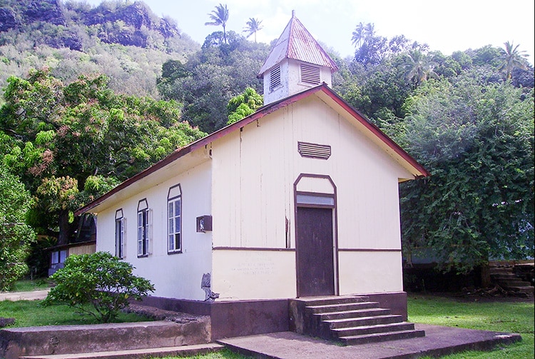 Temple protestant de Vaitahu, île de Tahuata. Photo Anastas