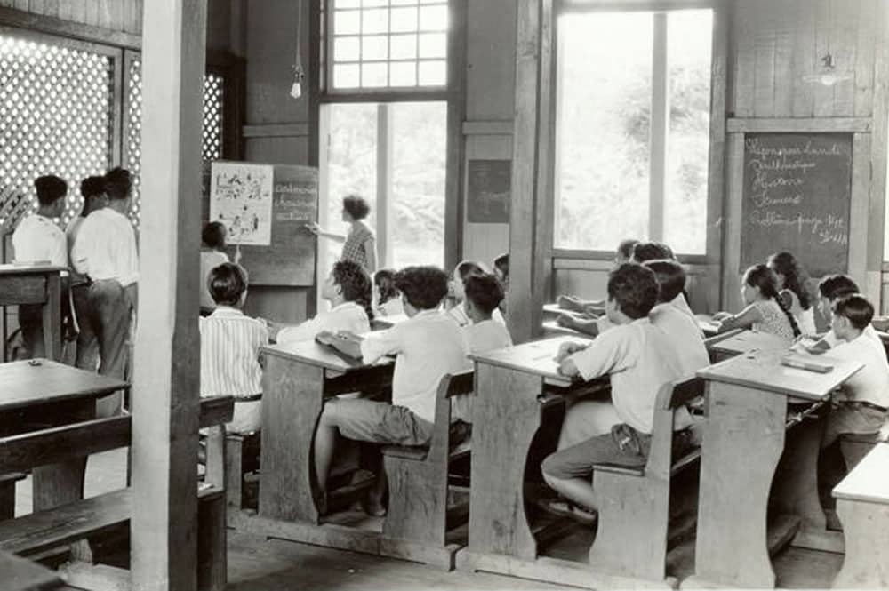 Classe de garçons de l'Ecole centrale de Papeete vers 1950