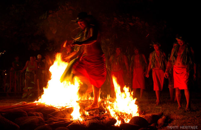 Marche sur le feu, Umu ti © Tahiti Heritage