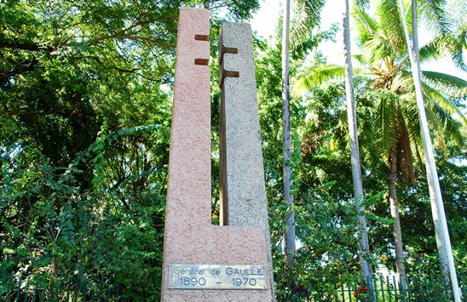 Monument Charles de Gaulle, dit "la clé à molette" à Papeete, Tahiti. © Tahiti Heritage