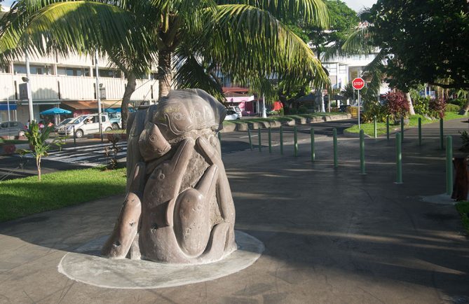 Sculpture de Umupaura, la pêche miraculeuse - Square Temarii a Teai à Papeete