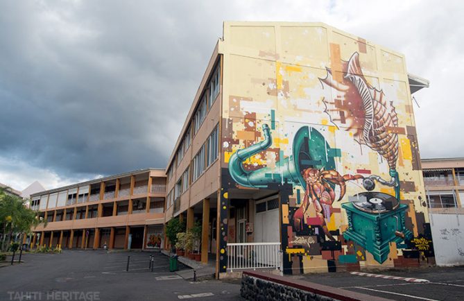 Street Art, le gramophone d'Anne-Marie Javouhey. Photo Tahiti Heritage 2014