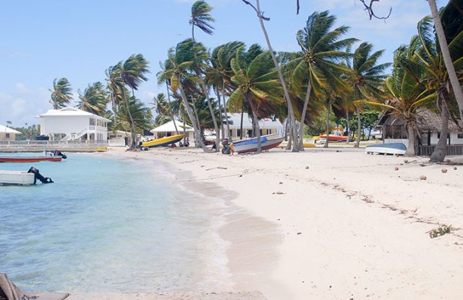 Plage de Raroia © Tahiti Heritage