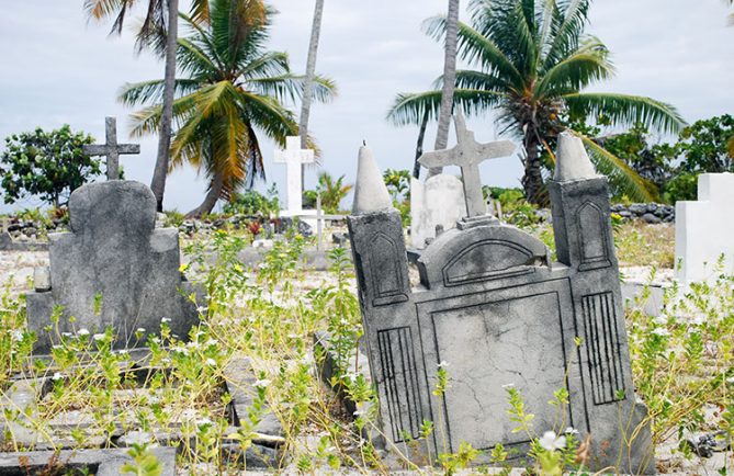 Cimetière de Raroia © Tahiti Heritage