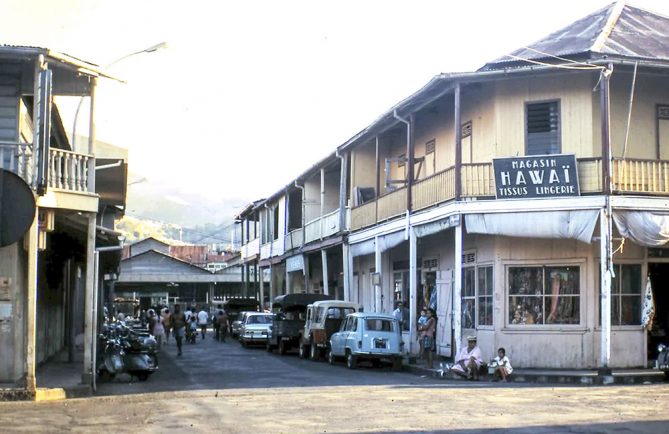 Coin de la rue Gauguin et de la rue du marché à Papeete en 1970