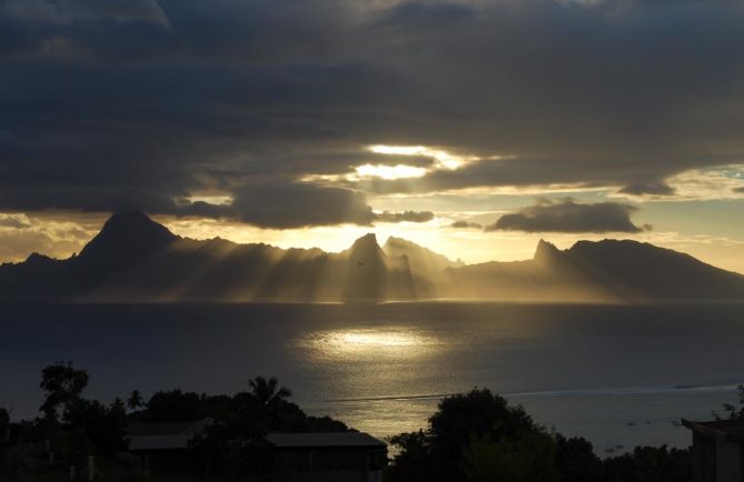 Coucher de soleil sur Moorea