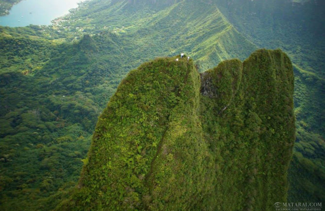 Mou'a Puta, la montagne perçée. Photo Matarai