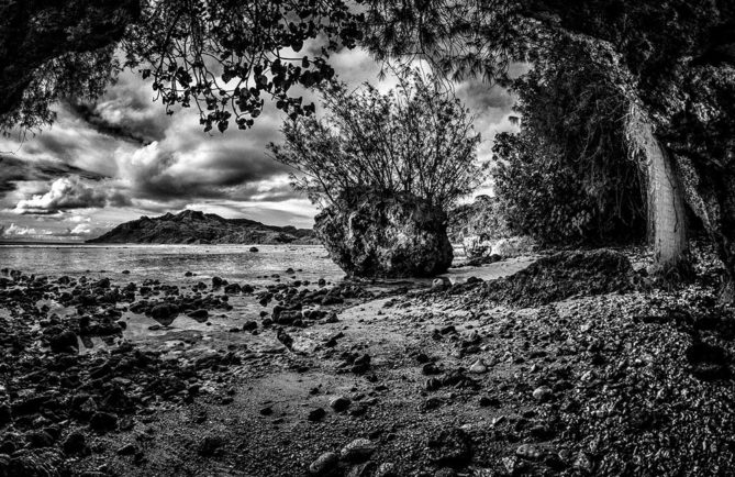 Baie d'Avera à Rurutu. Photo Maurice Huchon